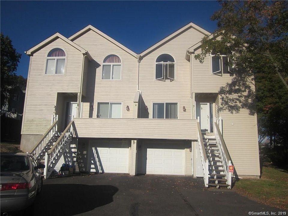 1st image of 11 Jeffrey Alan Dr
