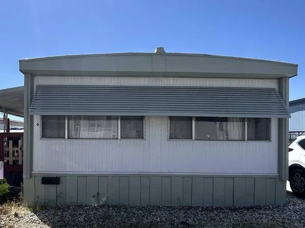 6 Mobile Manor Dr, Reno, NV 89506