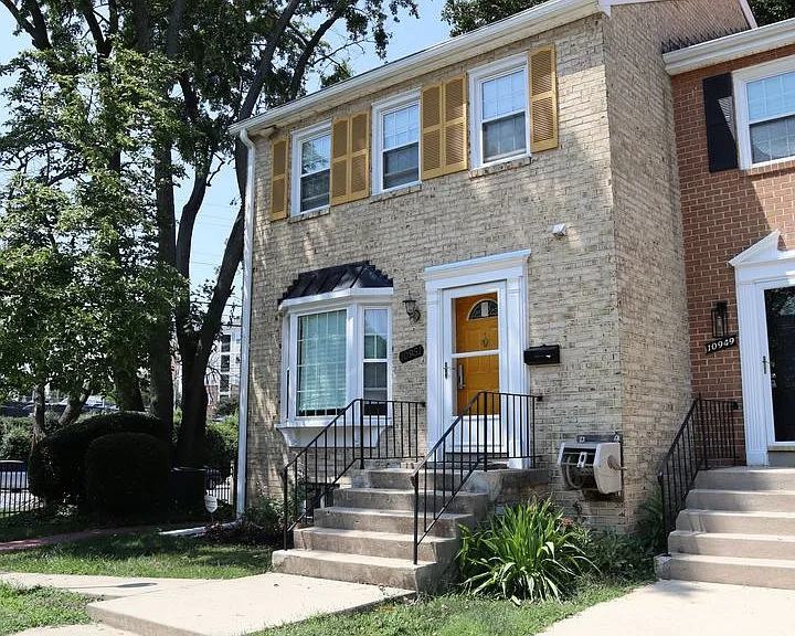 10951 Amherst Ave — Photo 1