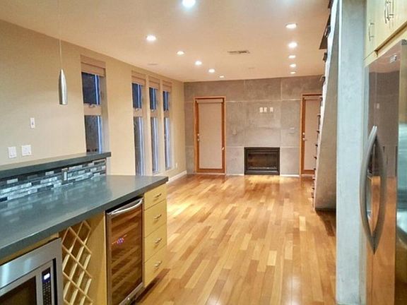 4th image of 12442 Laurel Terrace Dr