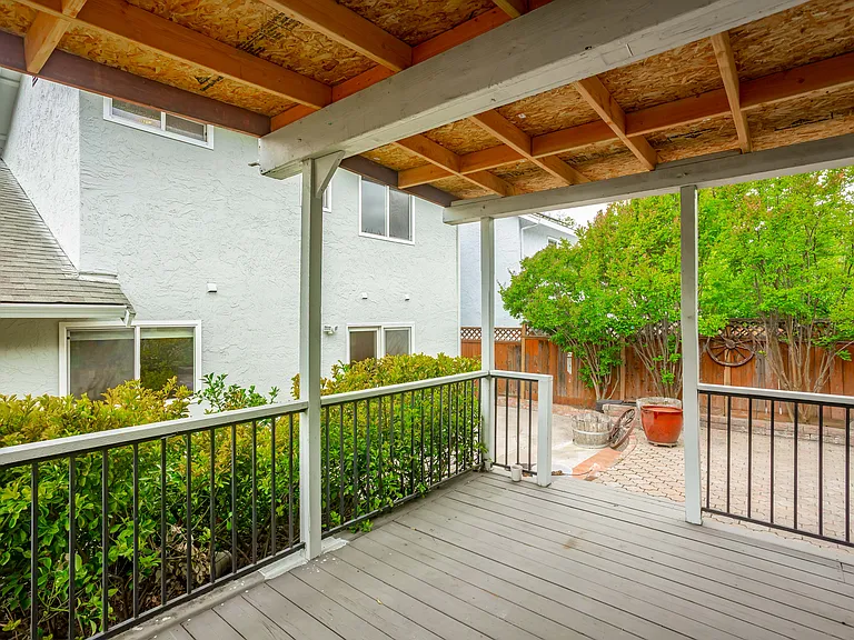 2256 Emerald Hills Cir — Photo 29
