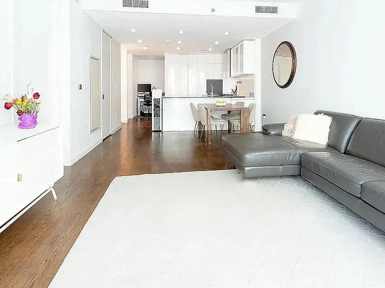 133 W 22nd St #2F — Photo 3