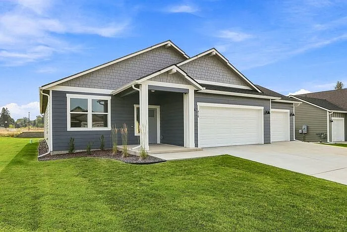 4 bed, 3.0 bath, 1765 sqft, $2,600 — Photo 2