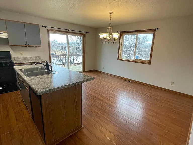 1210 Clover Ridge Ct — Photo 8