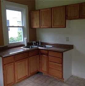 3rd image of 1678 Fawcett Ave