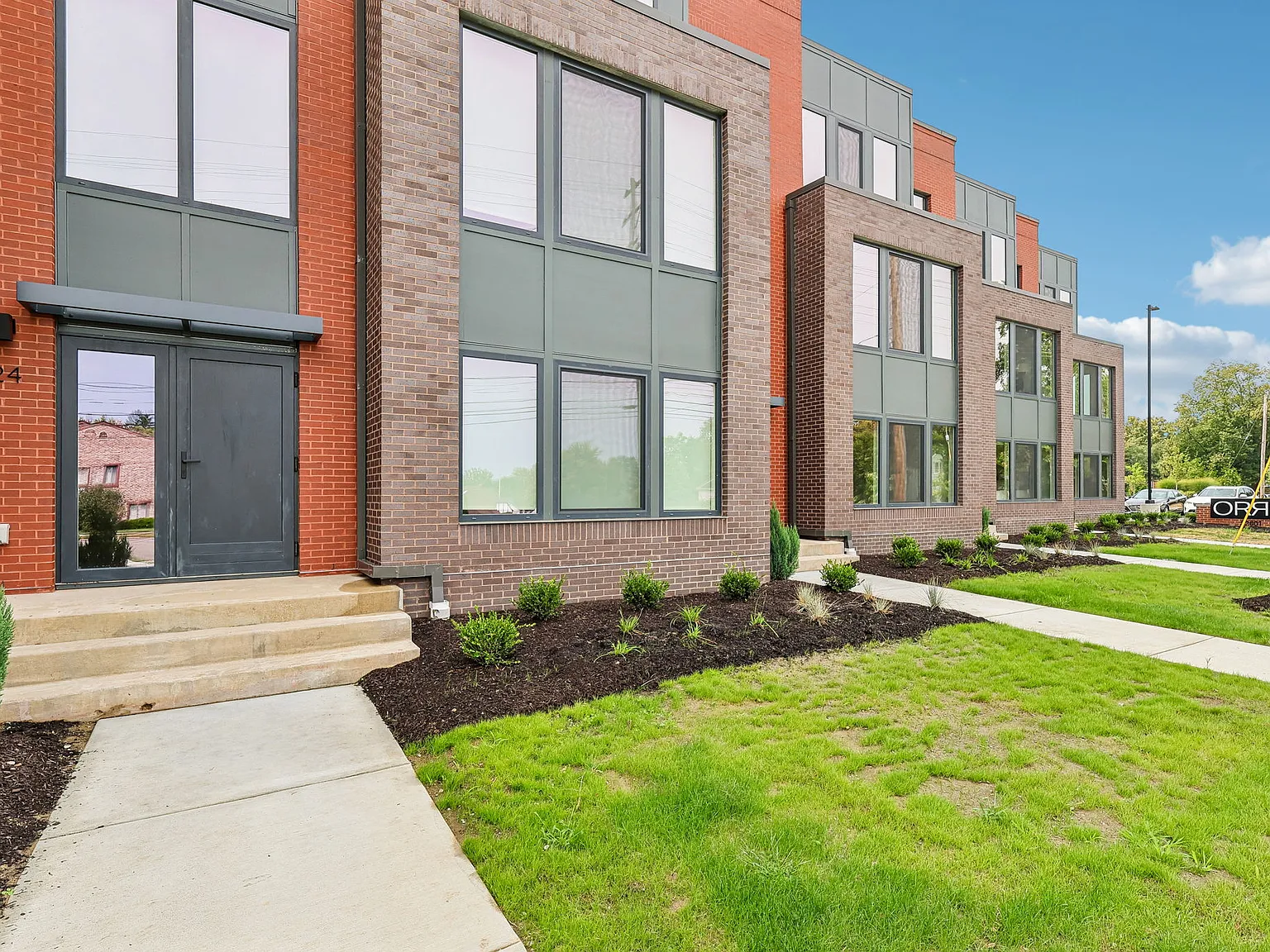 Orris Townhomes — Photo 2