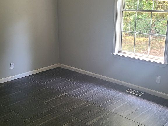 4th image of 3404 Oak Lawn Dr