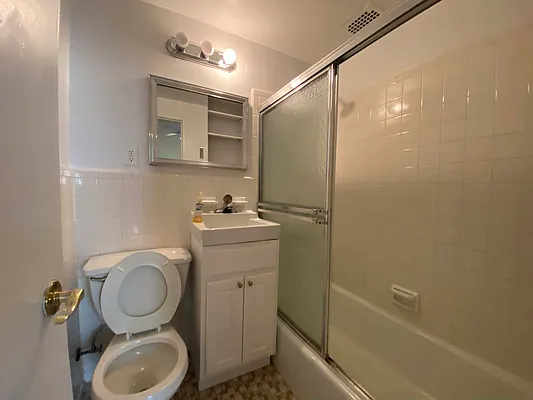 Rented by Oxford Property Group | media 12