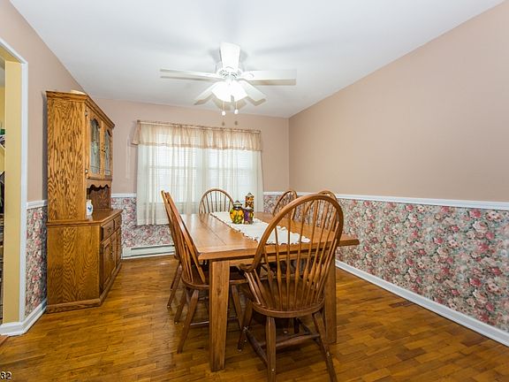 5th image of 37 Bettino Dr