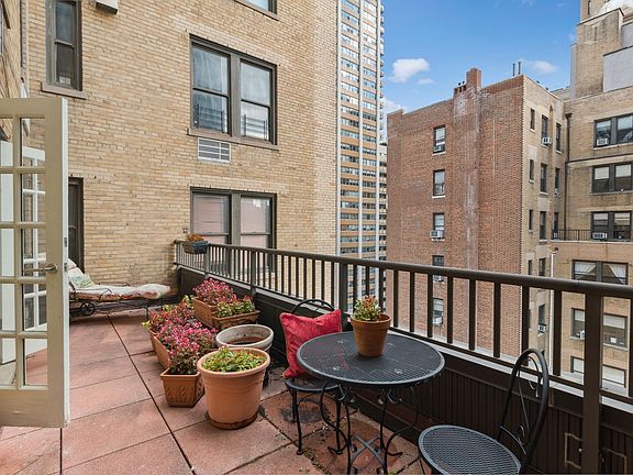 3rd image of 40 W 72nd St APT 144
