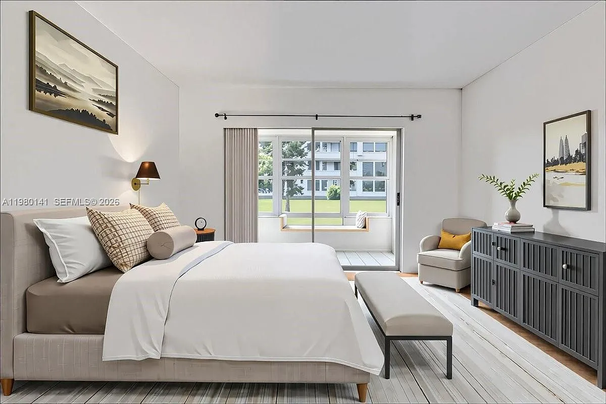 Sheridan Lakes Condo Apts — Photo 4