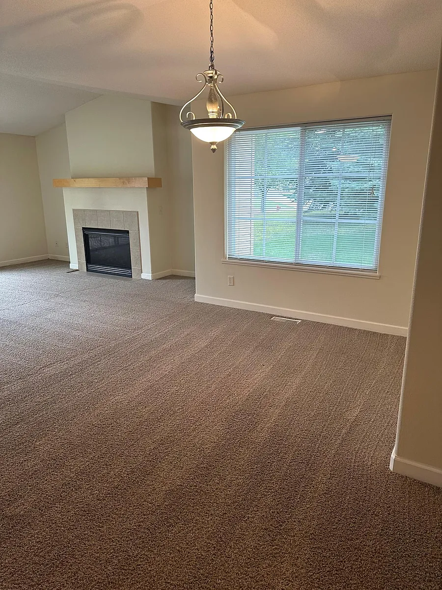 Building Photo - 1729 Emerald Trl SE