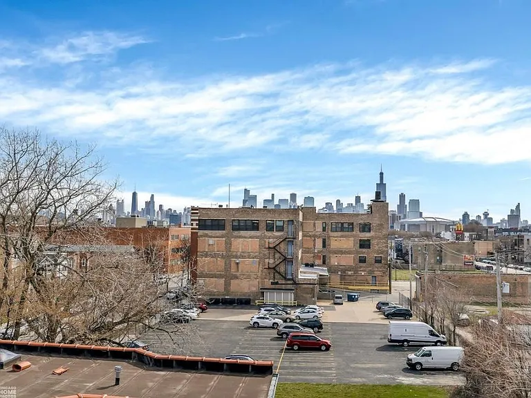 2551 W Washington Blvd #3 — Photo 8