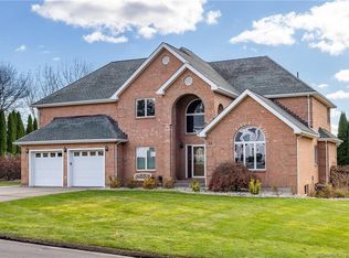 10 Hidden Valley Dr, Rocky Hill, CT 06067