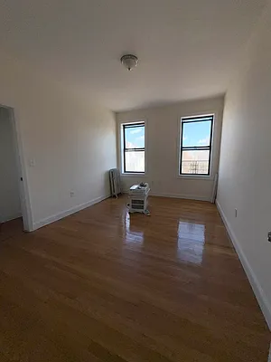 Rented by Showcase Realty | media 8