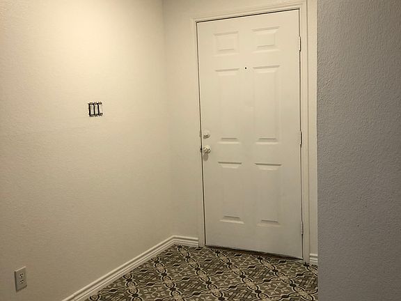 3rd image of 4504 Wedgewood Dr