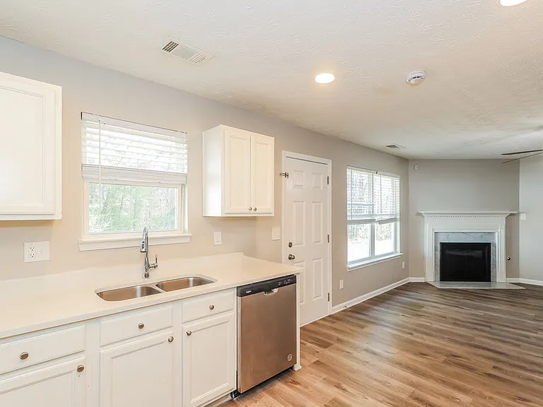 9422 Lakeview Rd — Photo 7