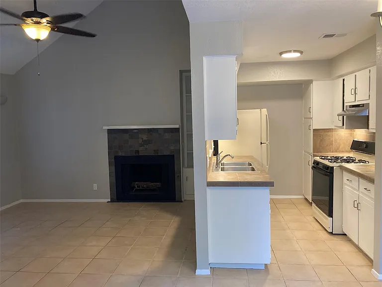 8004 Dowling Cv #B — Photo 4