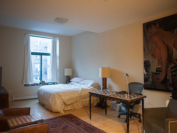 5th image of 790 Greenwich St APT 2B