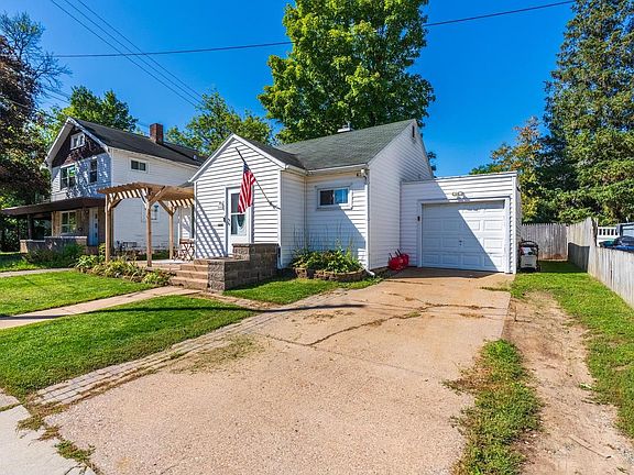 3rd image of 1008 N 7TH STREET