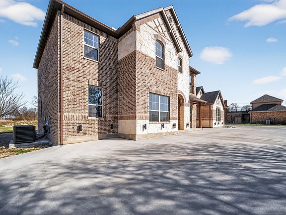 2nd image of 1530 S Houston School Rd