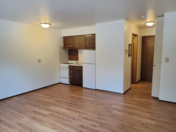 Heritage House Apartments, 150 E Dekora St APT 205, Saukville, WI 53080