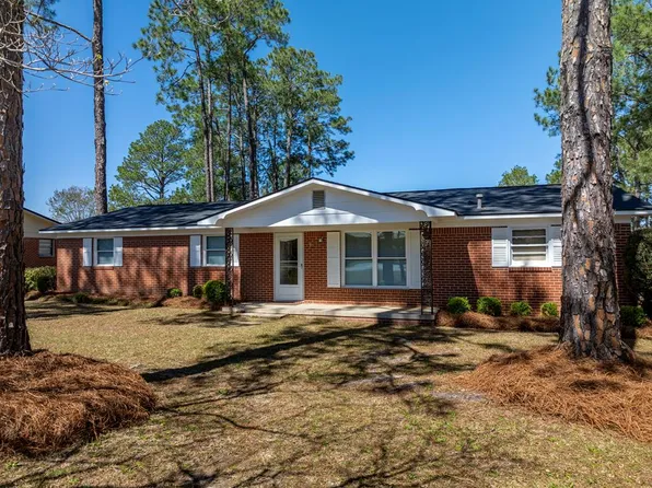 821 Cedar Dr, Ashburn, GA 31714