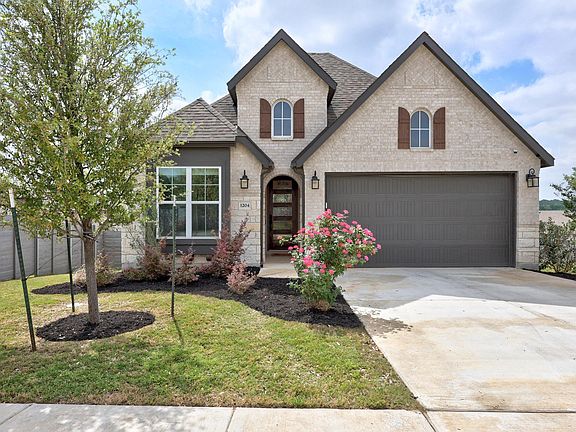 2nd image of 1204 Addison Ln