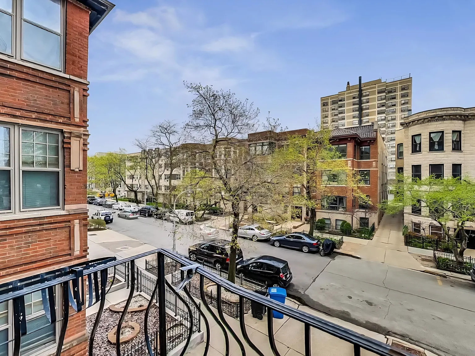 2 bed, 980 sqft, $3,400 — Photo 3