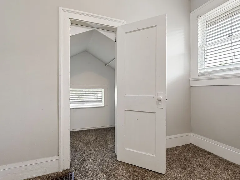 3 Bedroom / 2 Bathroom House in Glen Iris — Photo 17