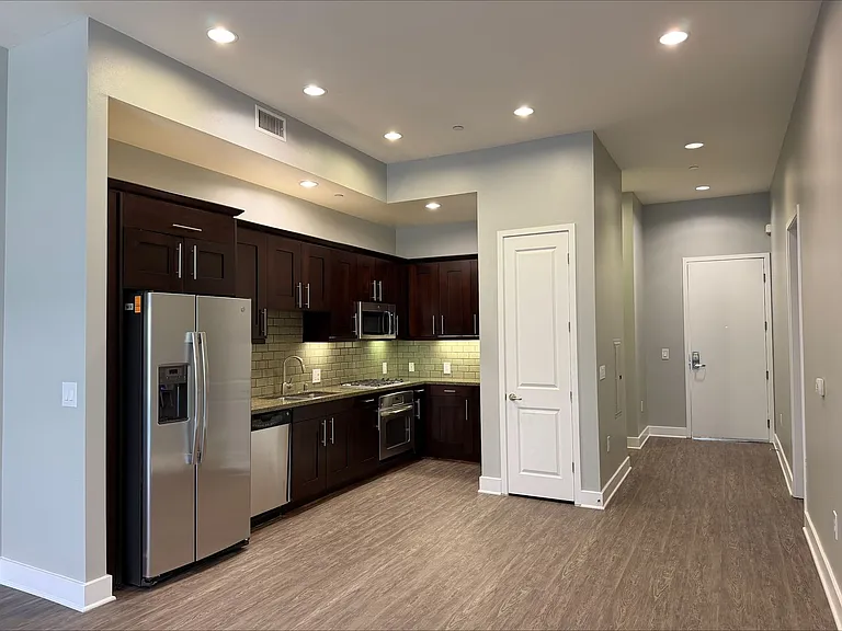 Axis 2300 Apartments — Photo 120