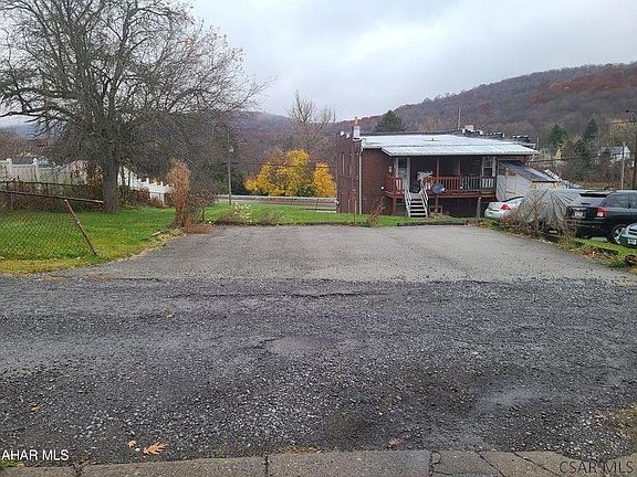 2nd image of 1103 4th St