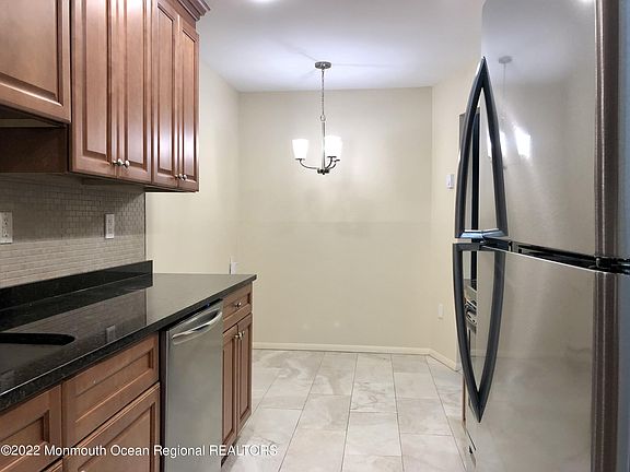4th image of 169 Amberly Dr Unit E