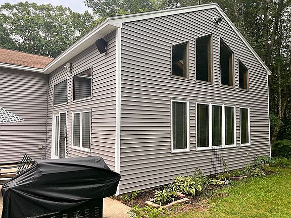 4th image of 24 Shannon Dr