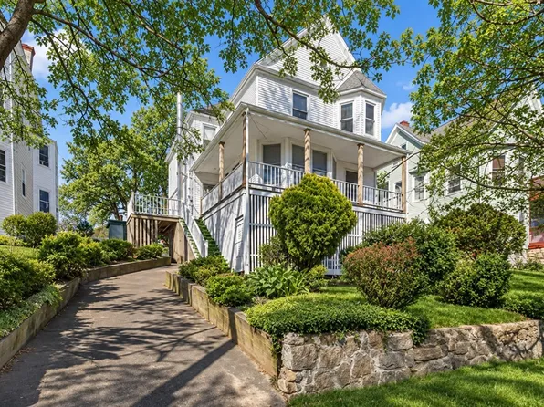 135 Allen Ave, Lynn, MA 01902