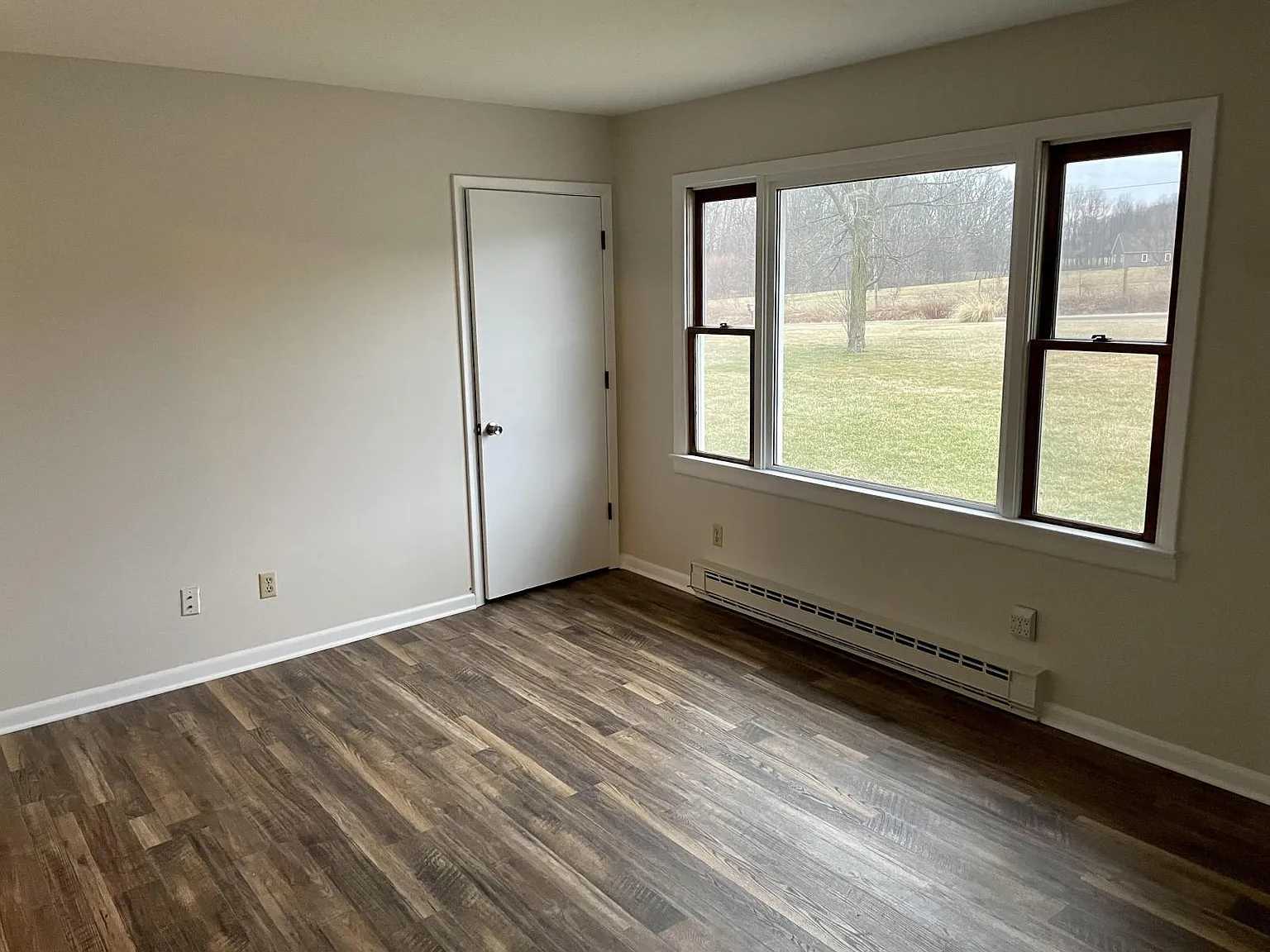 2 bed, $1,100 — Photo 4