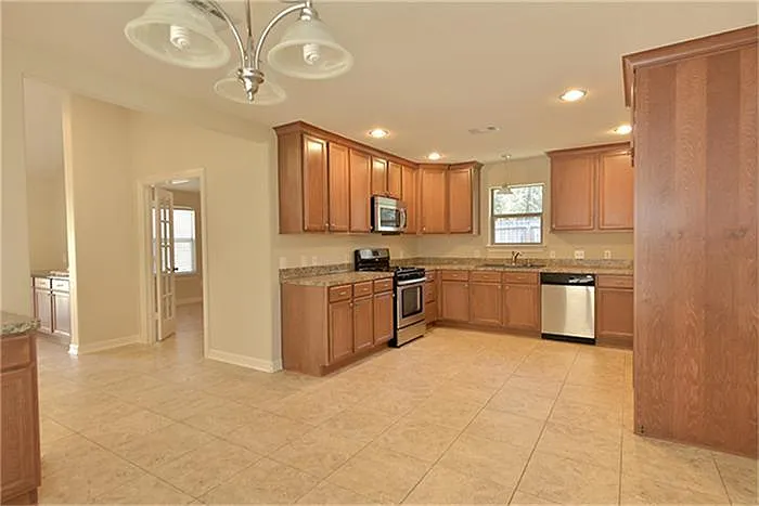 81 Yewleaf Dr — Photo 7