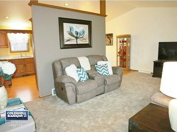 Meticulously maintained home!