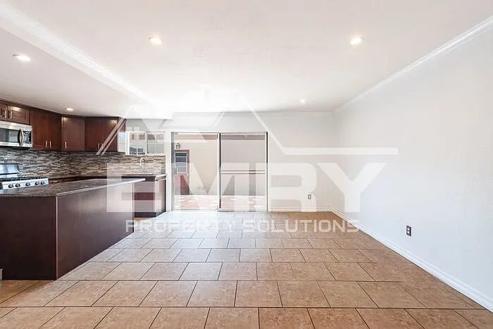 9781 Karmont Ave — Photo 4