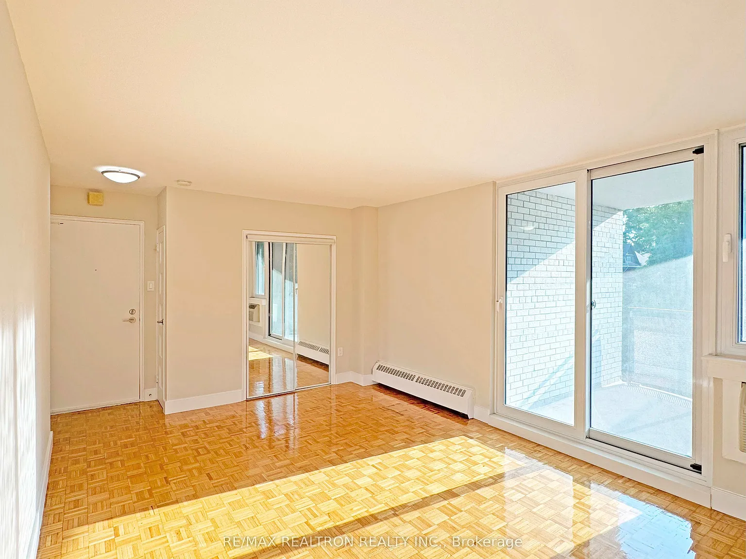Studio, $2,150 — Photo 4