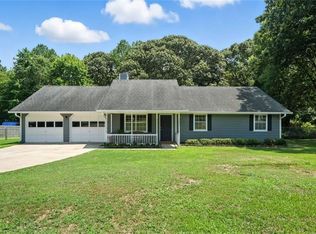 111 Brownsmill Dr, Grayson, GA 30017