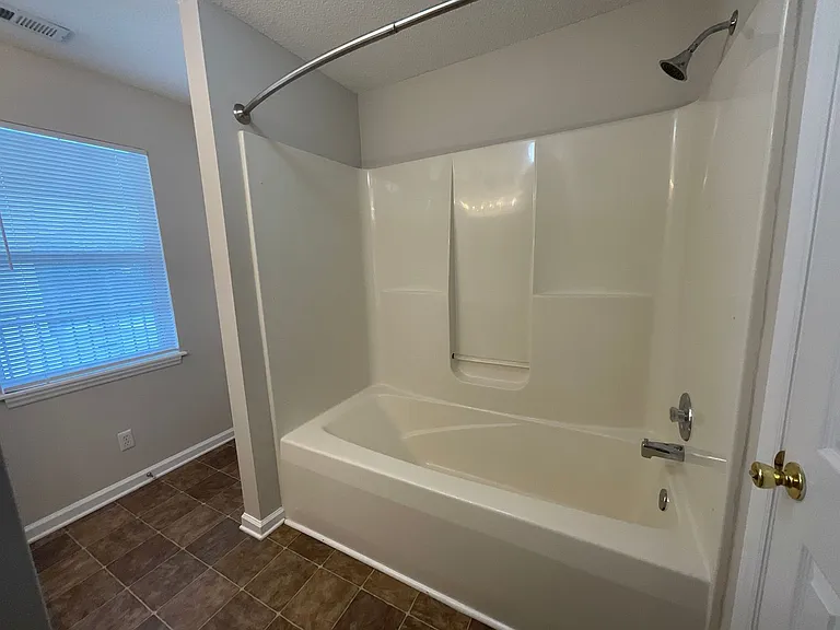 Meridian Park Apartments — Photo 45