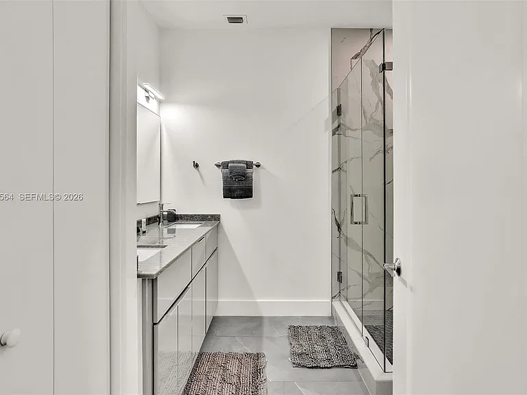 2100 Miami Rd #401 — Photo 20