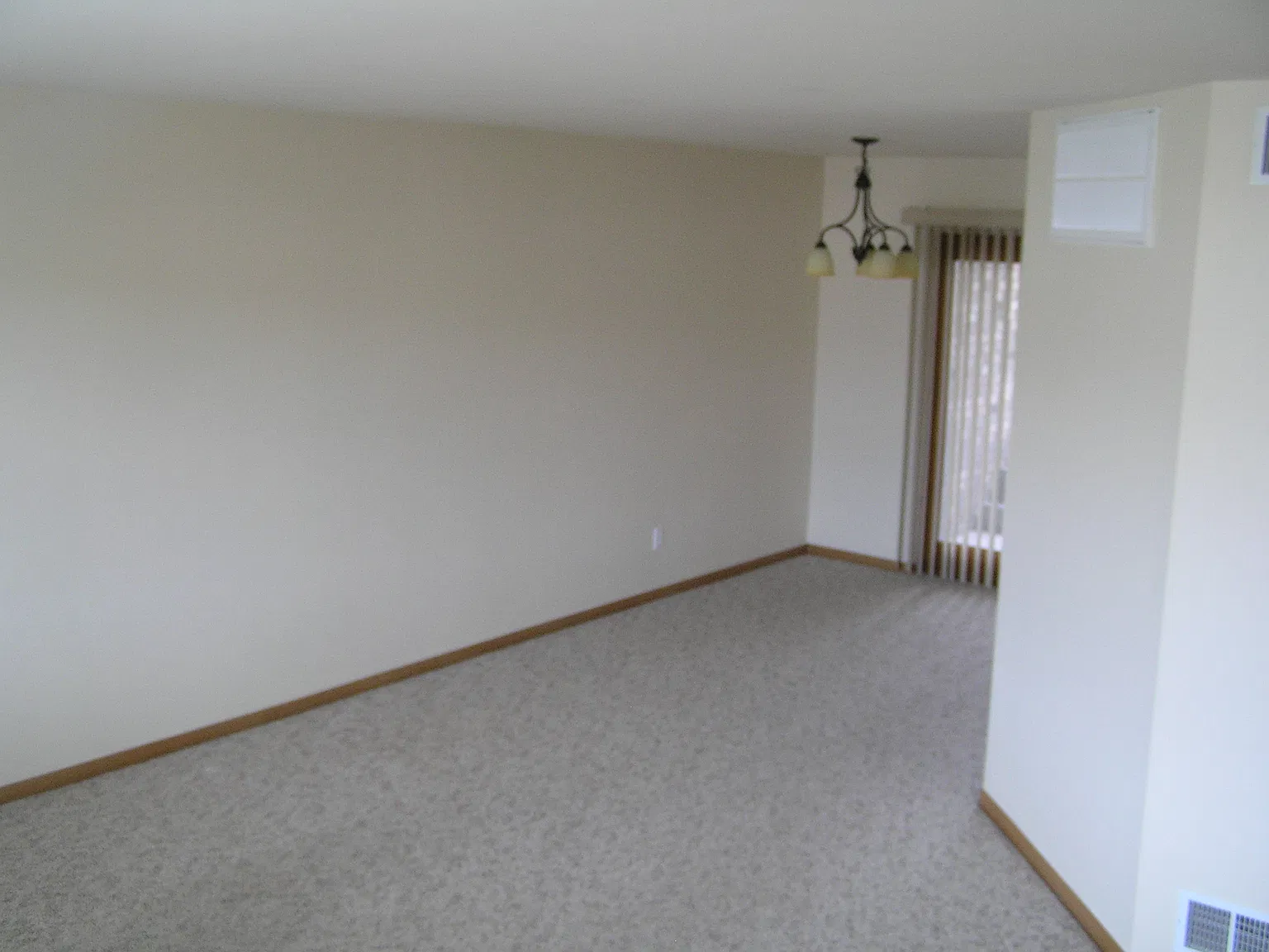 2 bed, 1200 sqft, $1,200 — Photo 4
