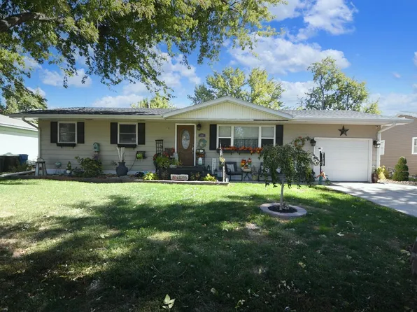 3609 Linden Dr, Kearney, NE 68847