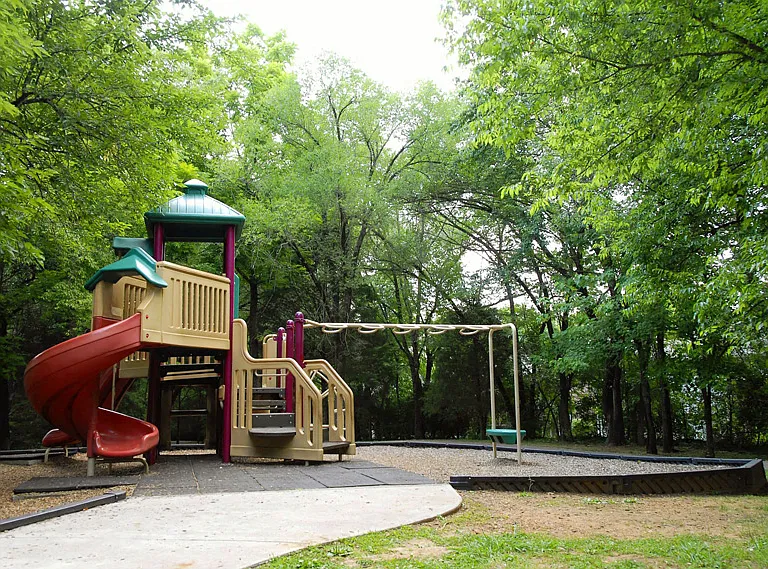 Walker Springs Apartments — Photo 9
