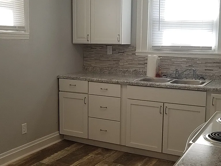 257 Benfield Ave — Photo 9