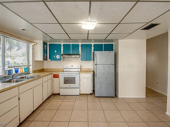 3rd image of 1384 Sourwood Ct
