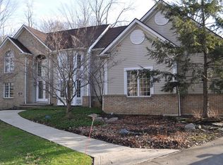 6195 Cedar Ct, Solon, OH 44139