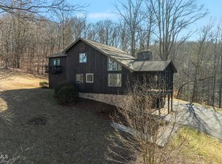 434 Riverview Dr, Johnson City, TN 37601